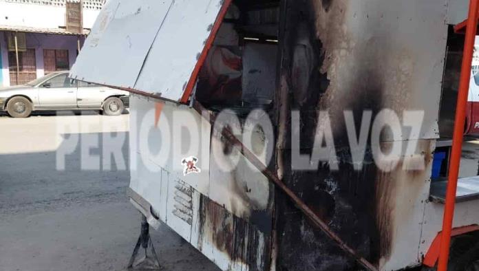 Incendio por el acumulamiento de grasa en las paredes de un puesto