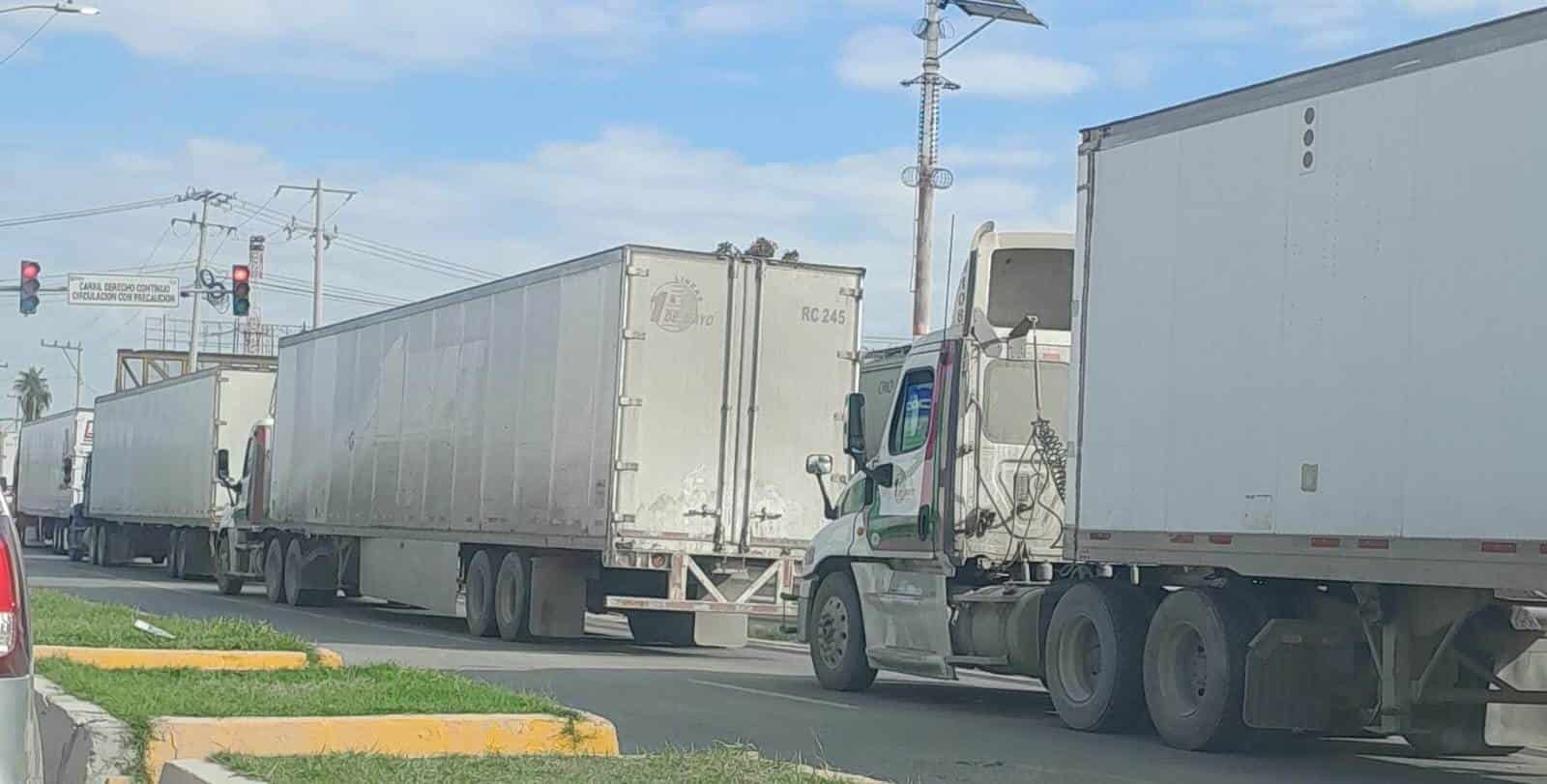 Nuevamente se registran LARGAS FILAS en el Puente Internacional 2