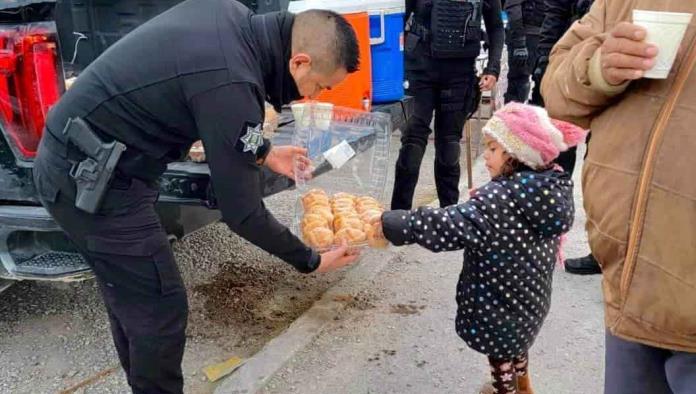 Mantienen policías proximidad social en Nava