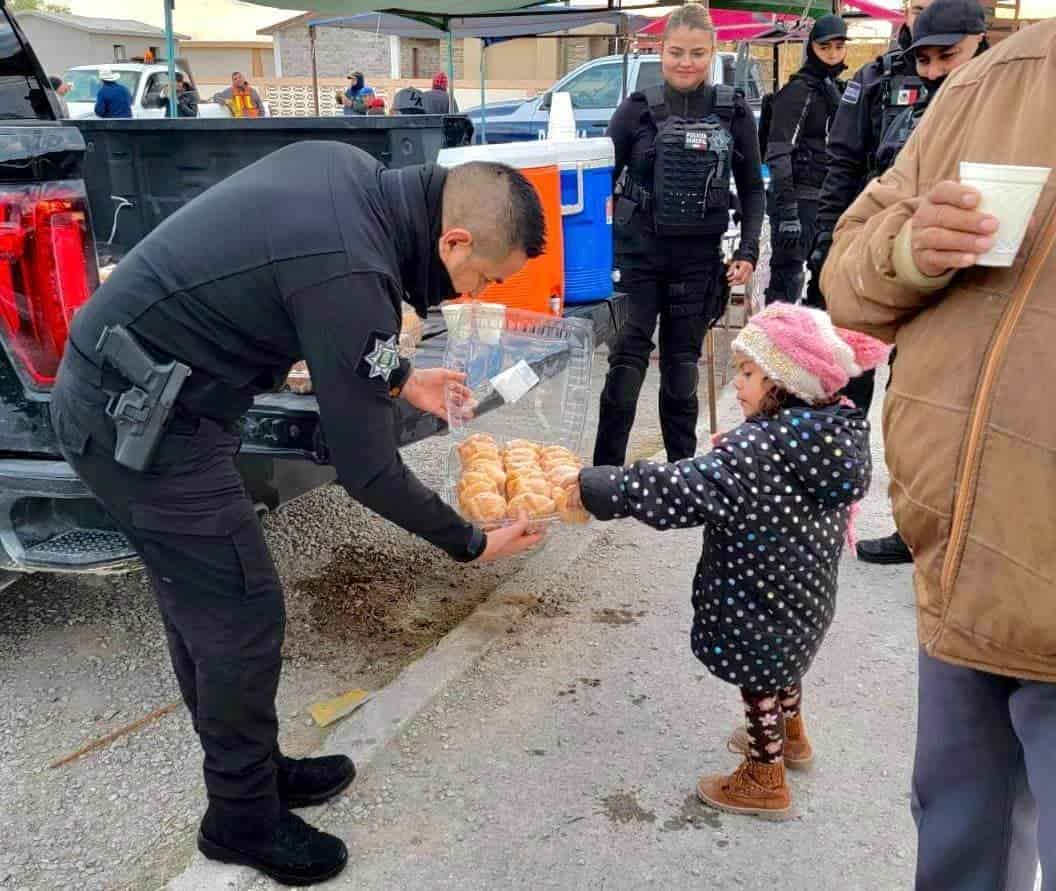 Mantienen policías proximidad social en Nava