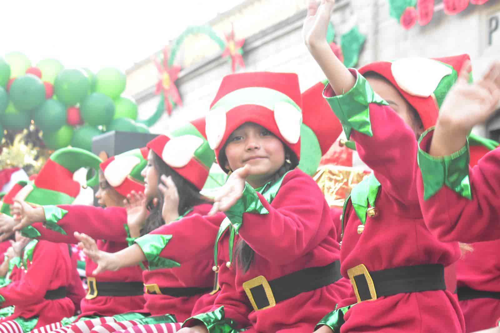 Inunda a San Buena el espíritu navideño