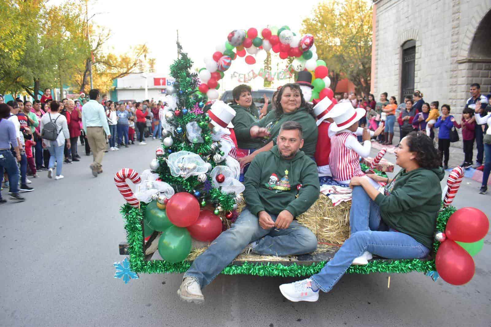 Inunda a San Buena el espíritu navideño