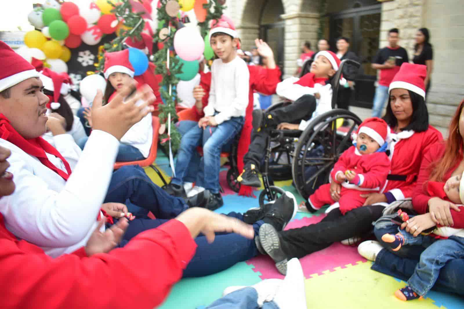 Inunda a San Buena el espíritu navideño