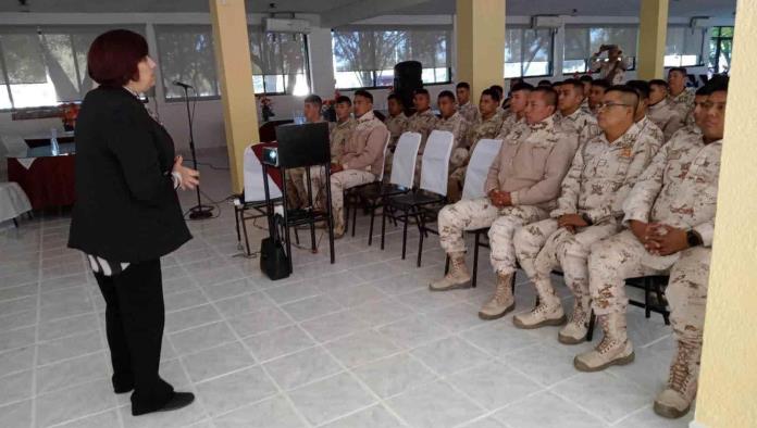 Instruyen a militares en violencia de género