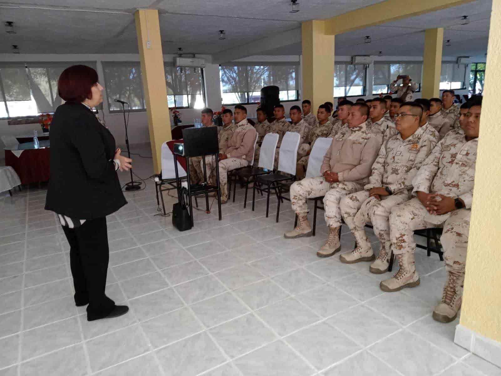 Instruyen a militares en violencia de género