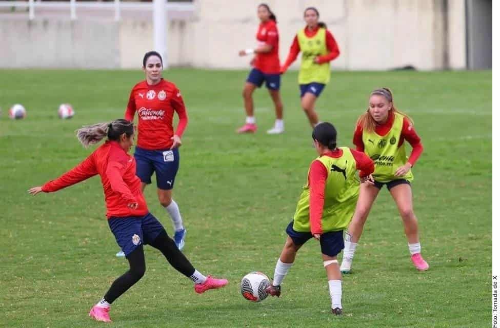Las Chivas femenil viajaron a Manzanillo para dar inicio a su pretemporada de cara al torneo Clausura 2024.