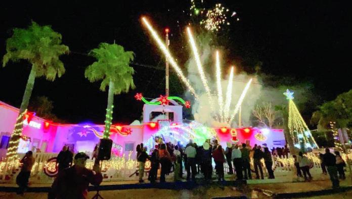 Enciende Castaños Pino Navideño