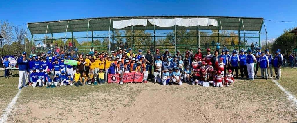 Culminan ligas de beisbol infantil en Allende