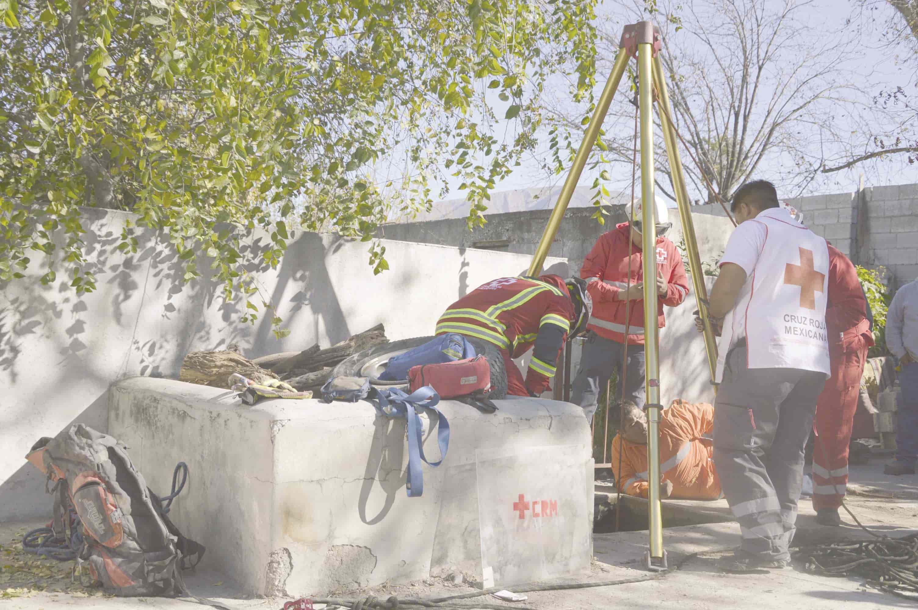 Cae en noria de 15 metros