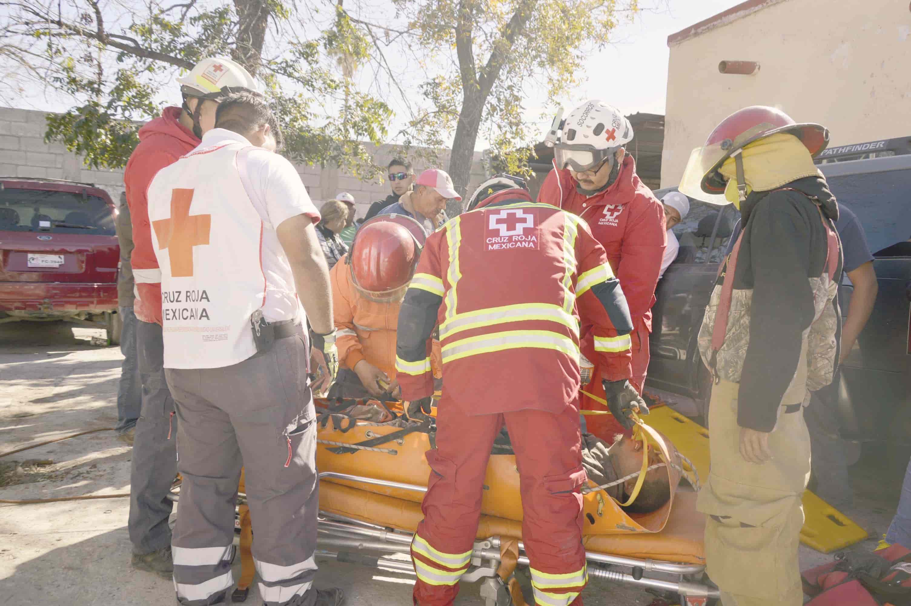 Cae en noria de 15 metros