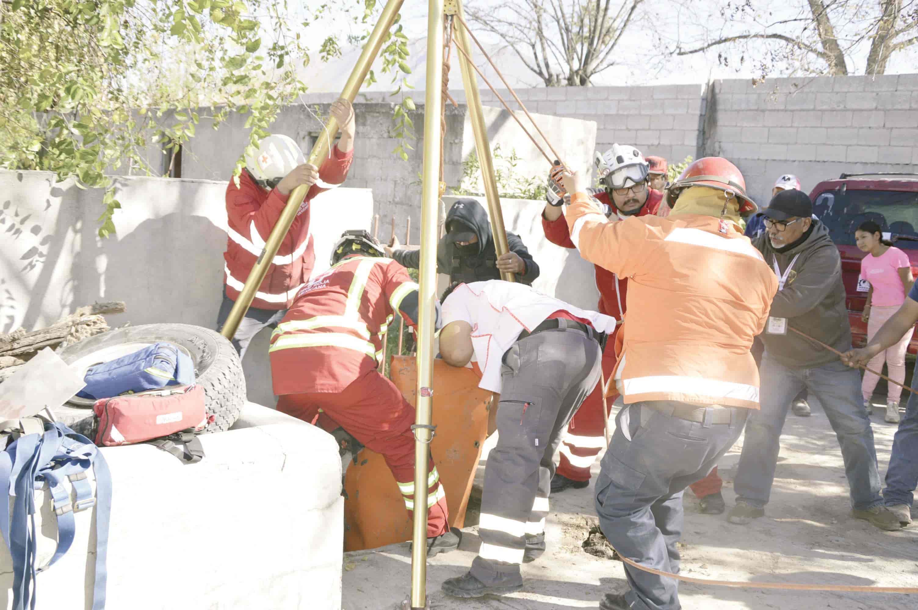 Cae en noria de 15 metros