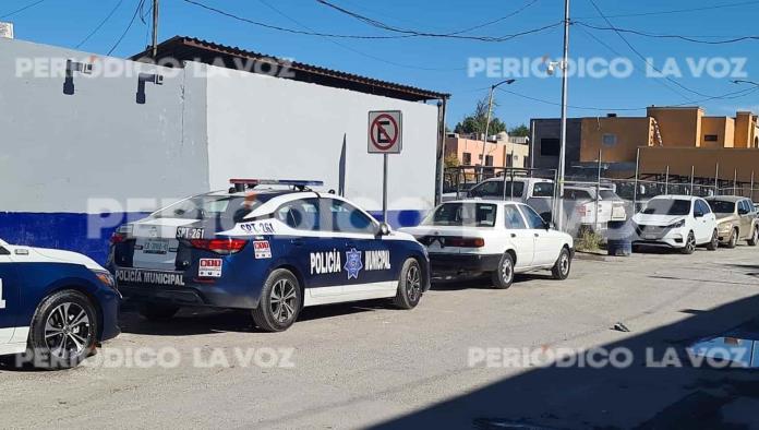 Le roban auto en el súper