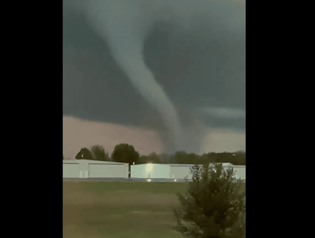 Poderosos tornados atacan Tennessee; Cobran la vida de 6 personas