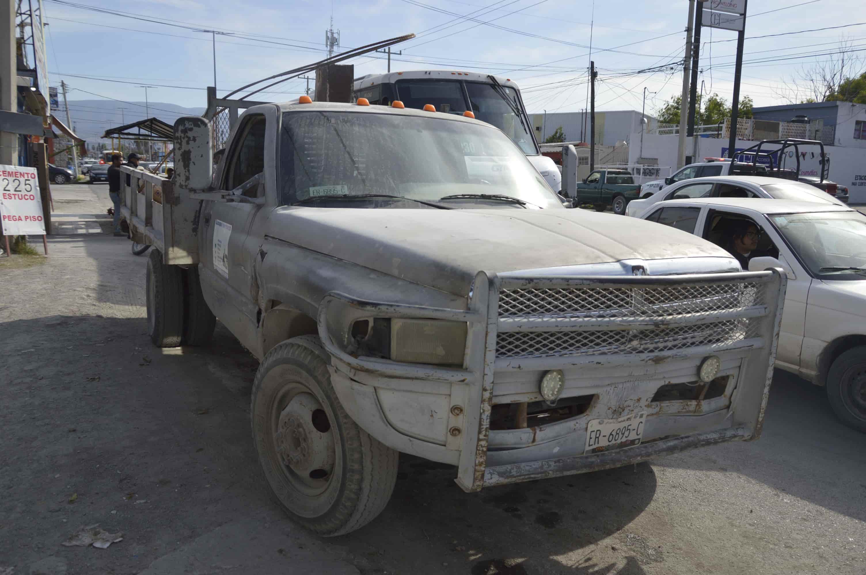 Tumba con camión a repartidor del Churchs