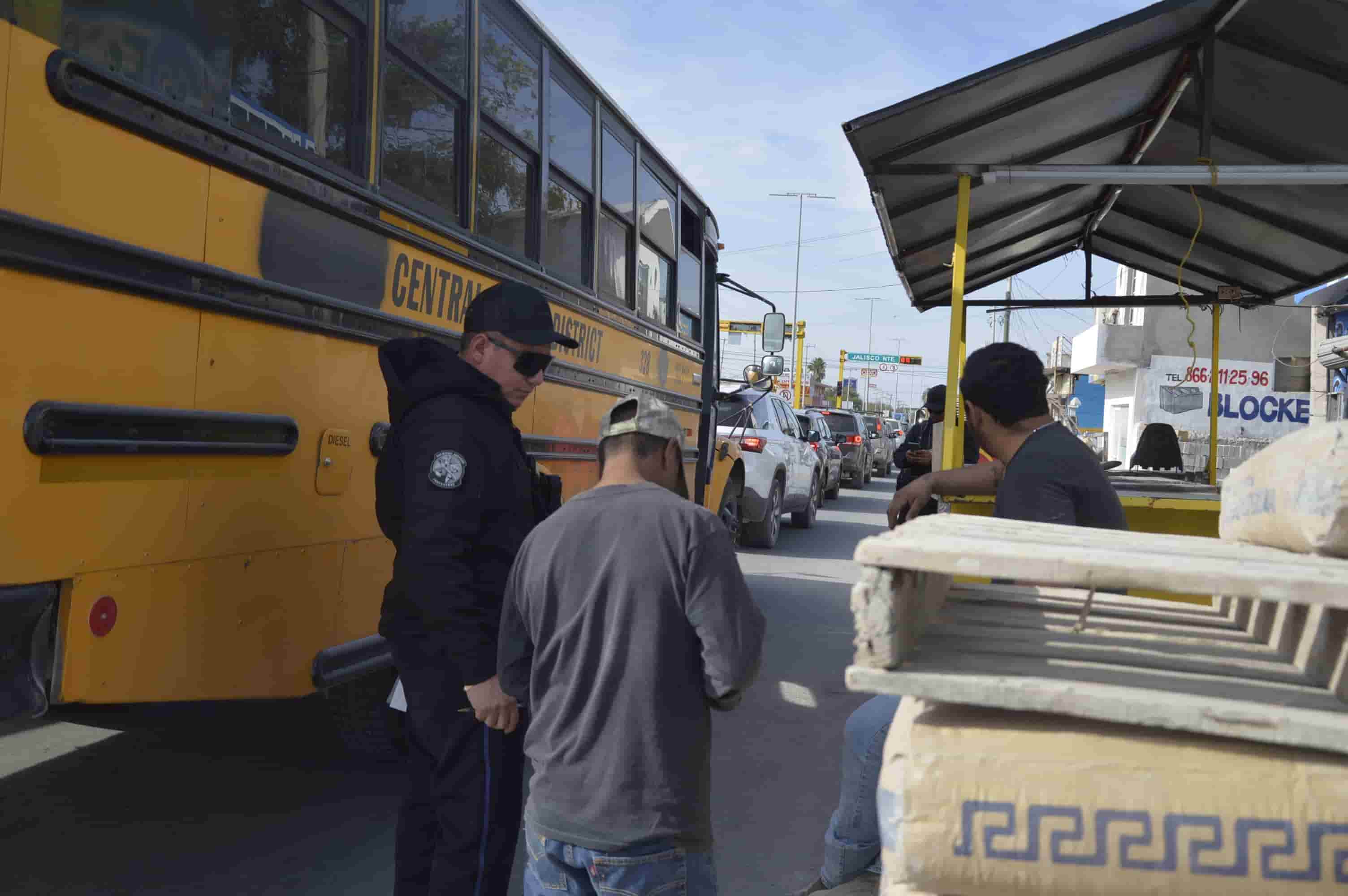 Tumba con camión a repartidor del Churchs