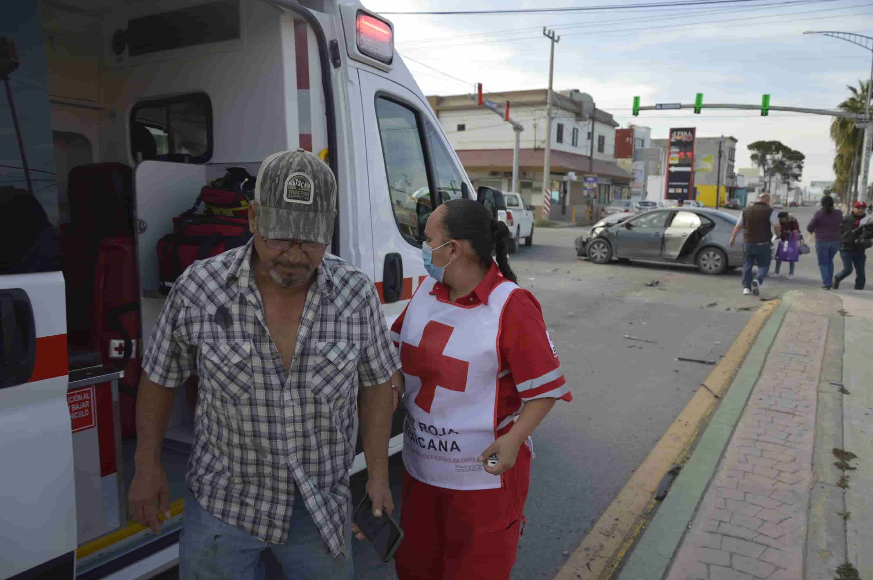 Se mete paisano en contra y choca por culpa del GPS