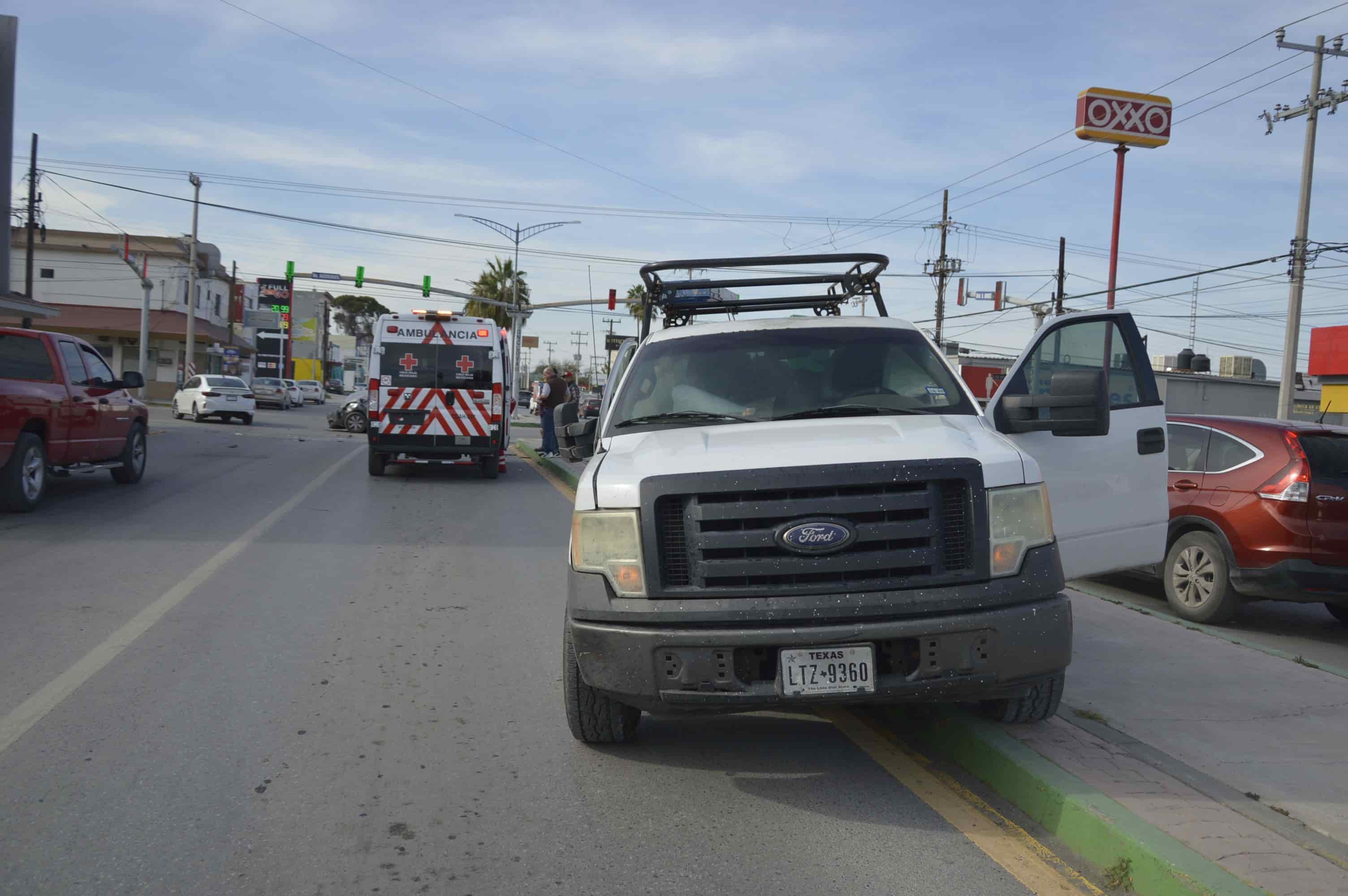 Se mete paisano en contra y choca por culpa del GPS