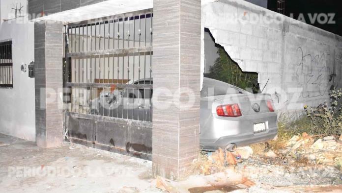 Mete auto en cochera ajena