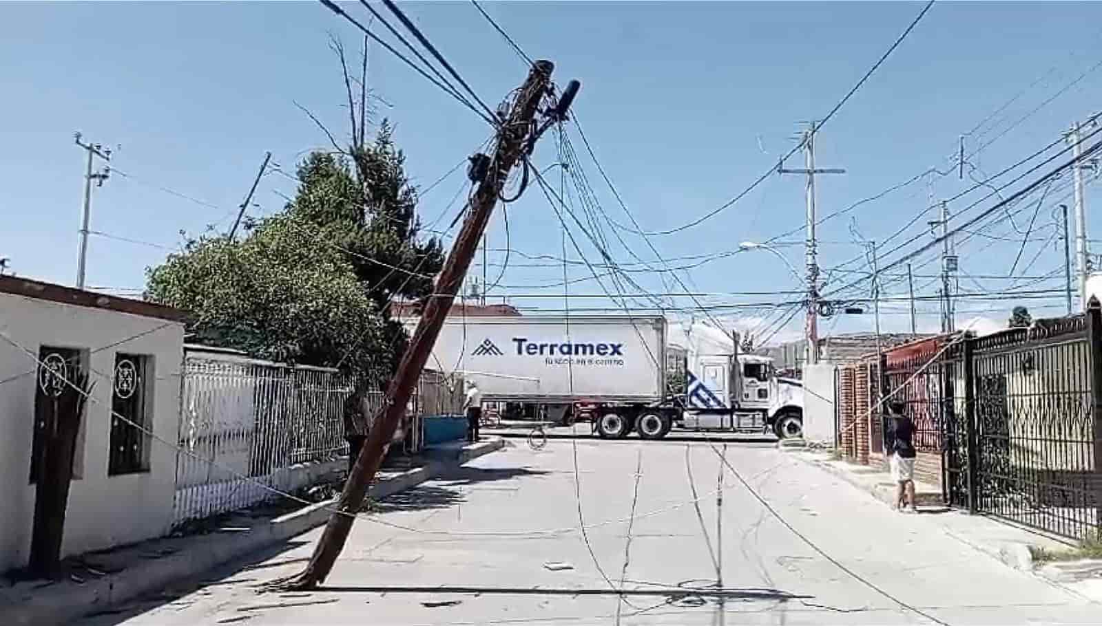 Multarán a traileros por daños a cableado
