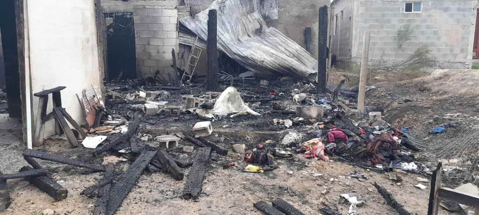PIERDEN TODO: Brutal incendio de un hogar en la colonia El Cenizo