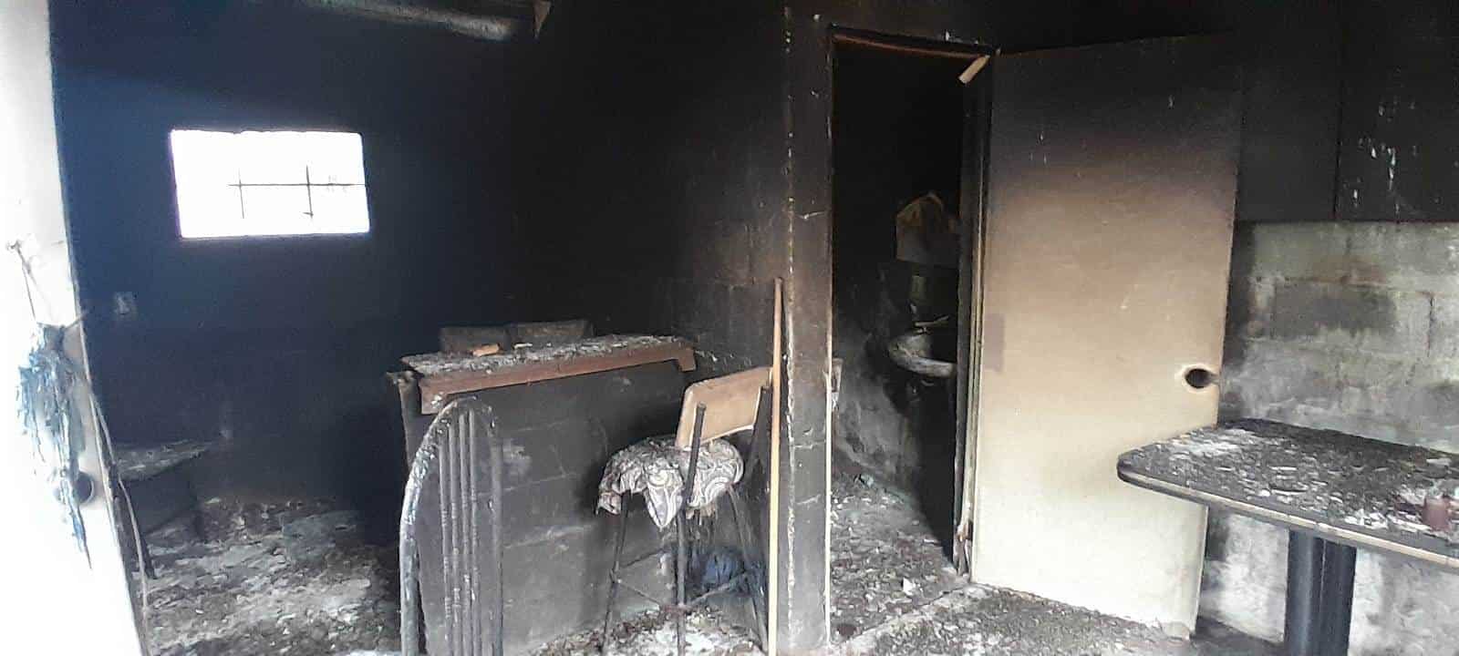 PIERDEN TODO: Brutal incendio de un hogar en la colonia El Cenizo