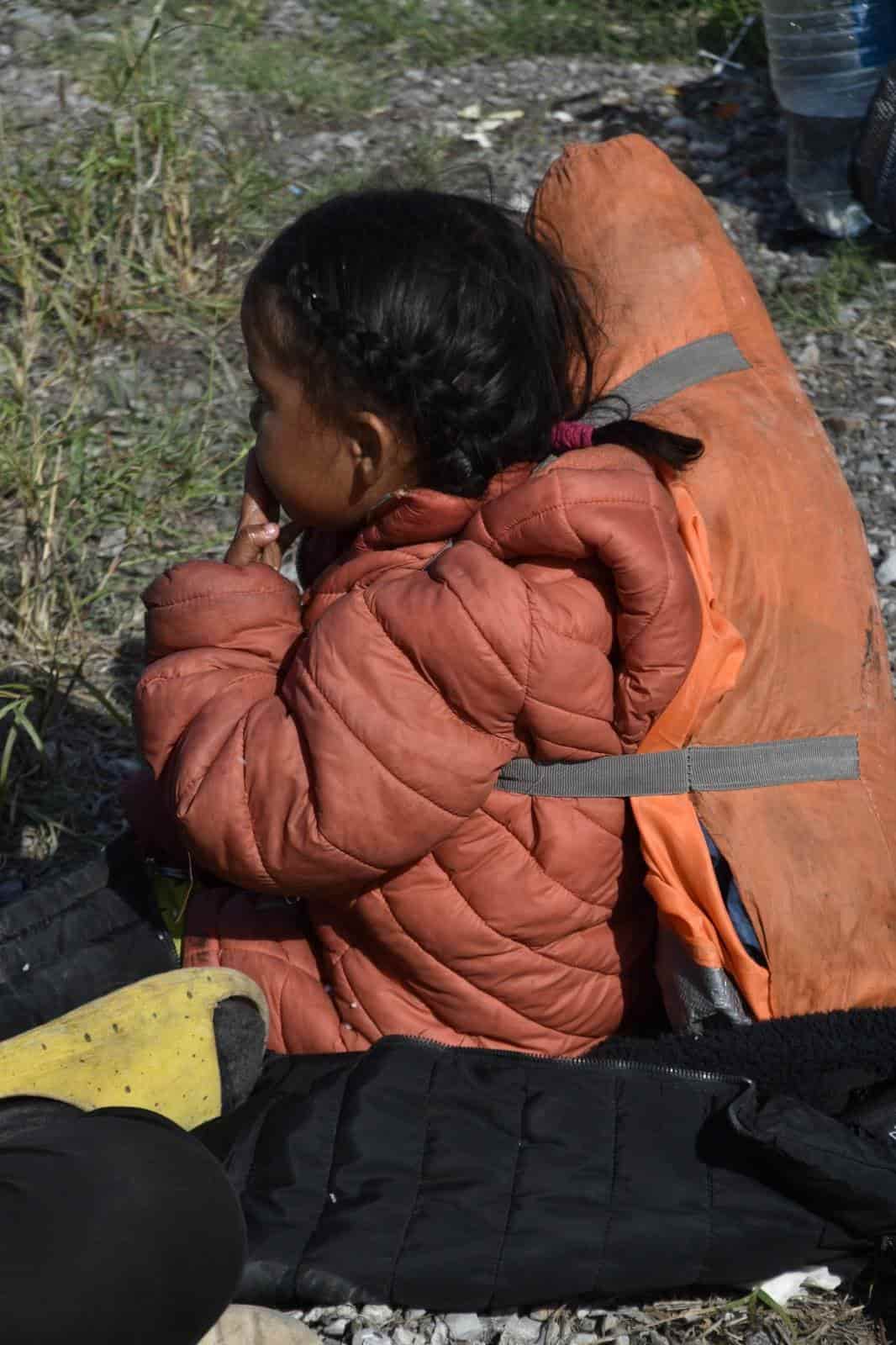 Migrantes son obligados a hacer su viaje hasta Piedras Negras a pie