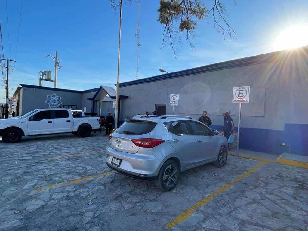Pagan aguinaldos a Policias de Monclova