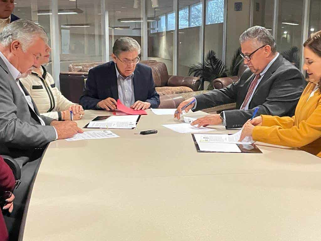 Firma UAdeC convenio con Universidad de Enfermería