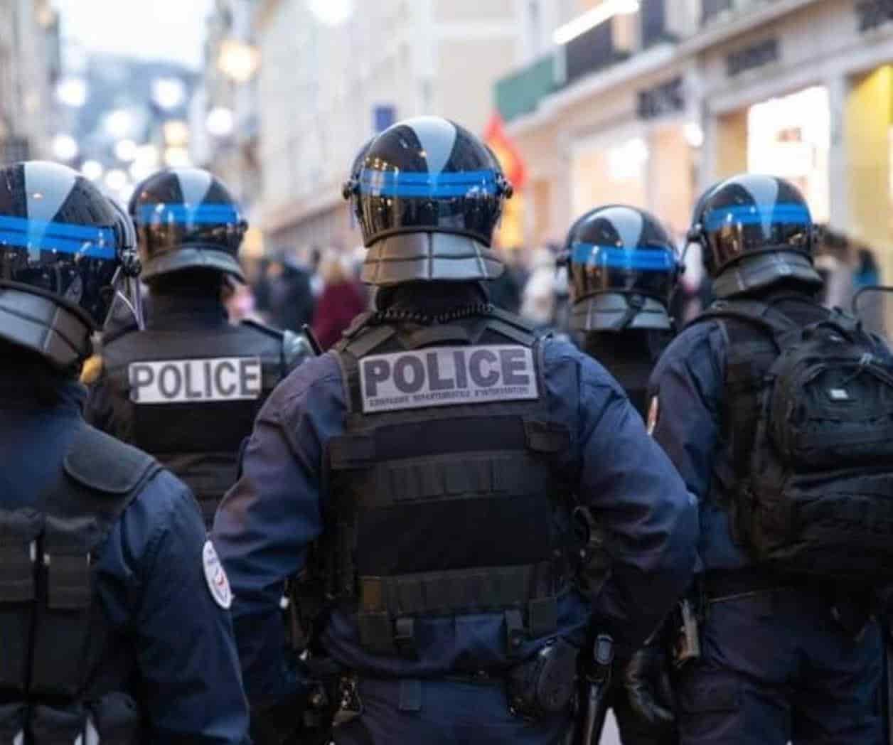 Francia: Niña amenaza a su maestra de inglés con un cuchillo en plena clase