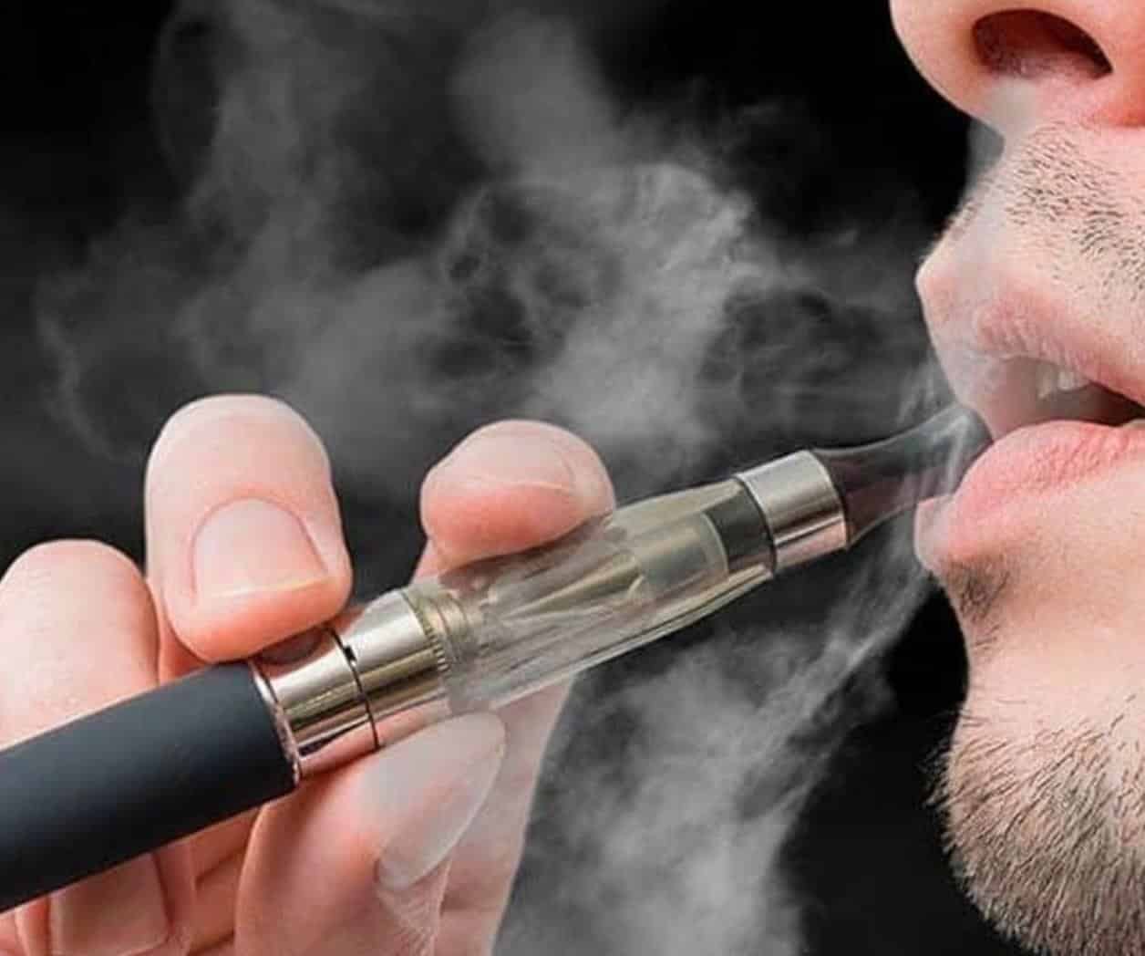 AMLO enviará iniciativa para prohibir los cigarrillos electrónicos en el 2024