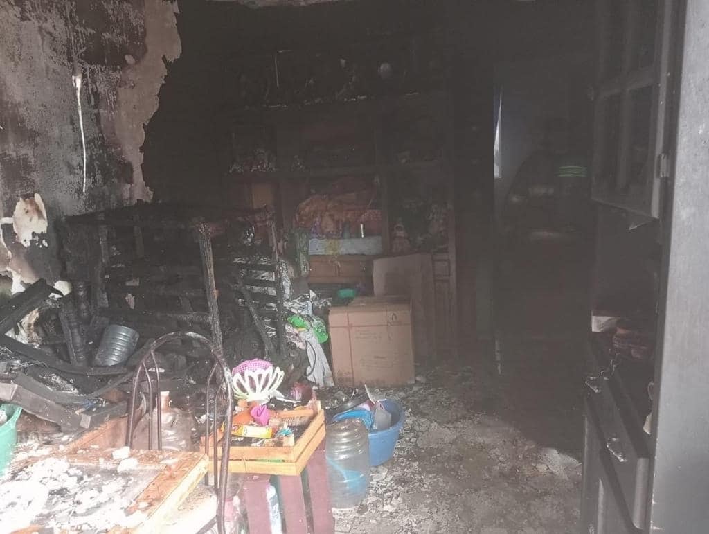 Casi muere abuelita en un incendio 