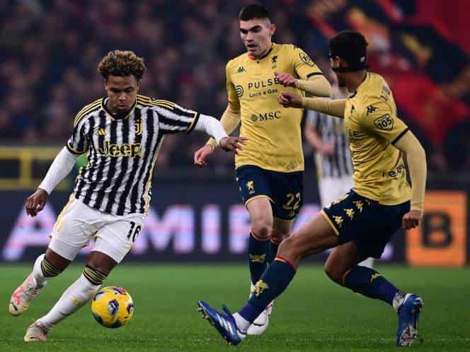 Johan Vásquez y Génova impiden liderato de Juventus en Serie A