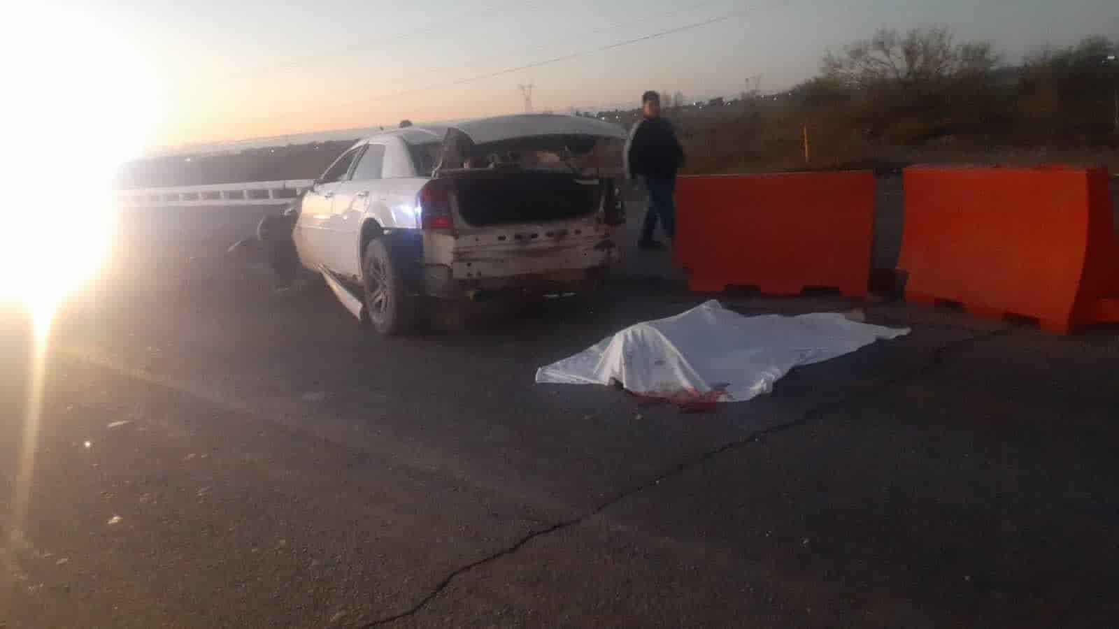 MUERE en terrible VOLCADURA sobre la carretera Allende-Morelos