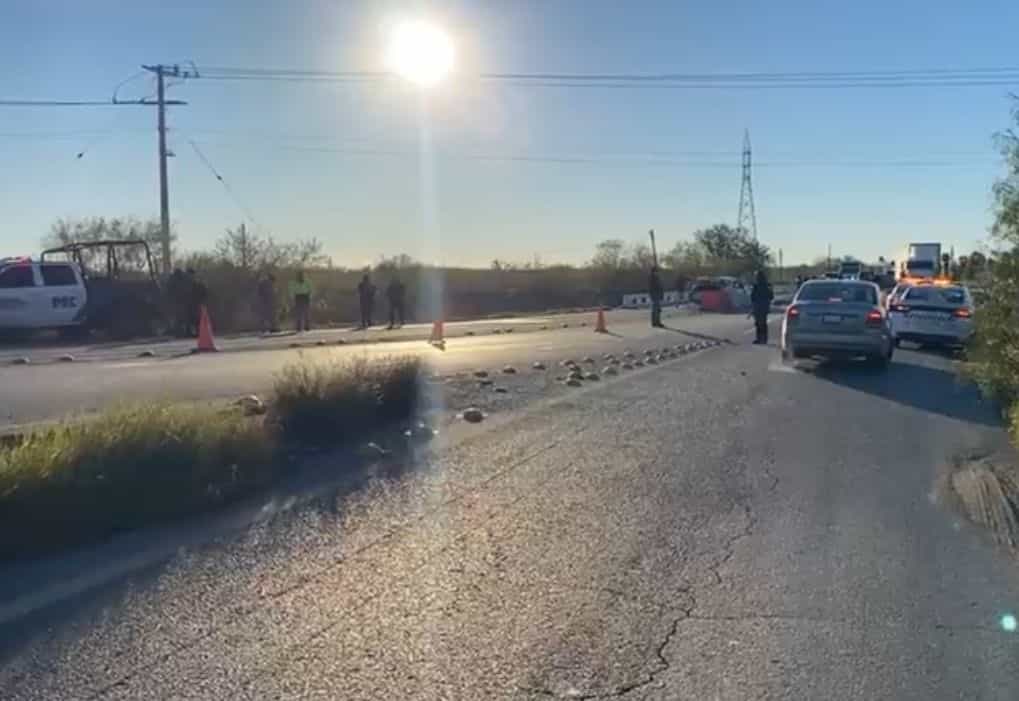 MUERE en terrible VOLCADURA sobre la carretera Allende-Morelos