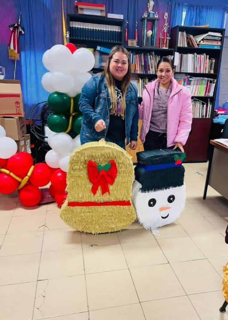 Dona DIF de la delegación Carranza piñatas a planteles educativos en Nava