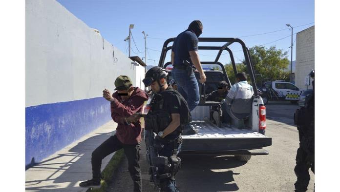 Detienen en Colinas a cuatro drogadictos