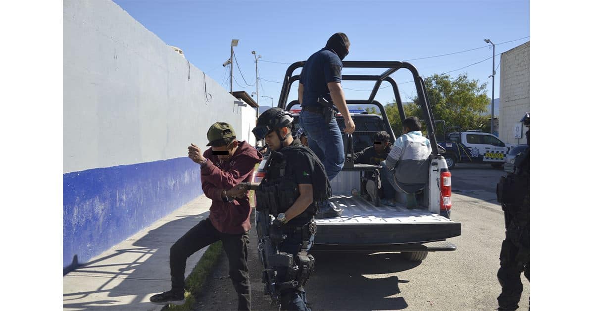 Detienen en Colinas a cuatro drogadictos