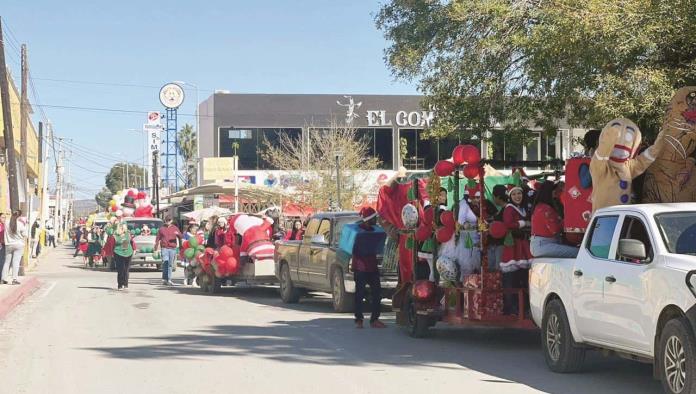 Estudiantes de CEUC animan calles de San Buena