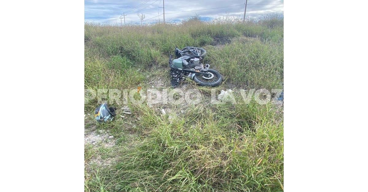 Sale ‘volando’ con todo y moto de la ‘Curva del Diablo’