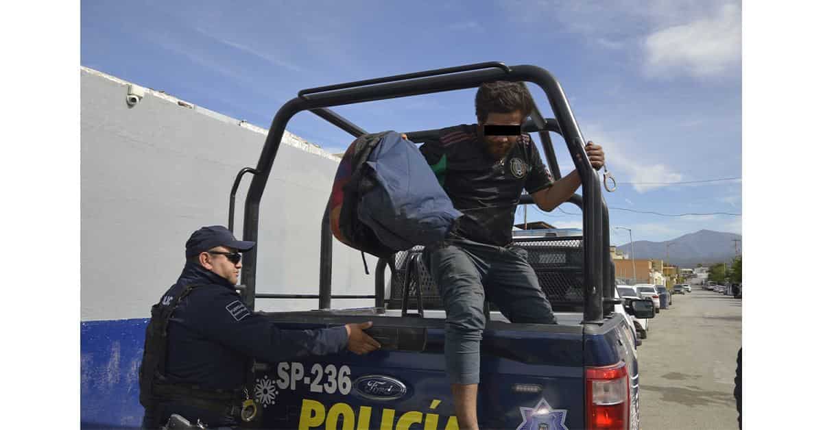 Le entraba al choco fuera de tienda en la Fovissste