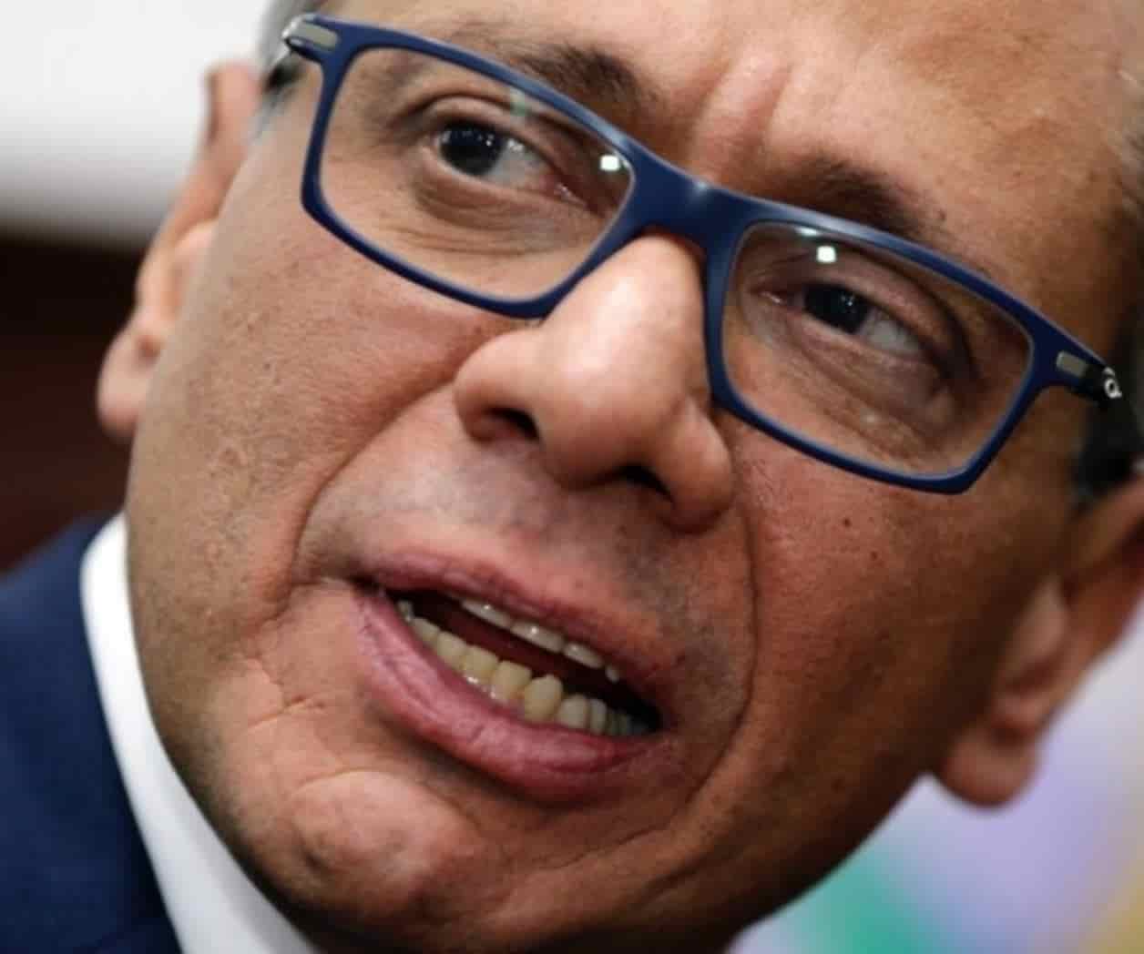 Exvicepresidente de Ecuador se refugia en la embajada de México en Quito