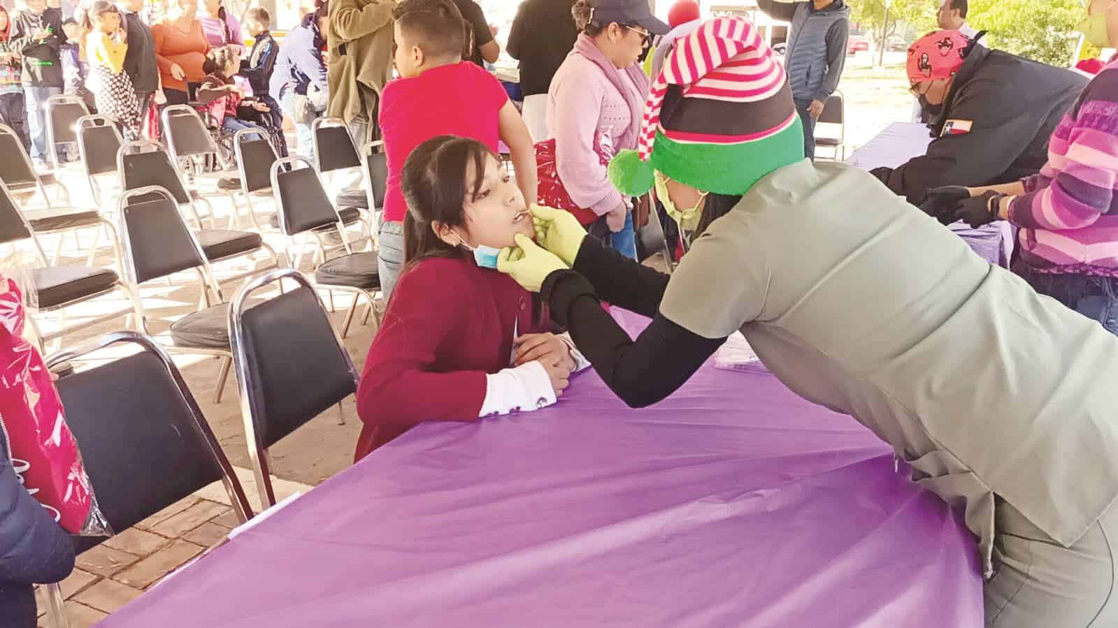 Regalan juguetes a hijos de obreros