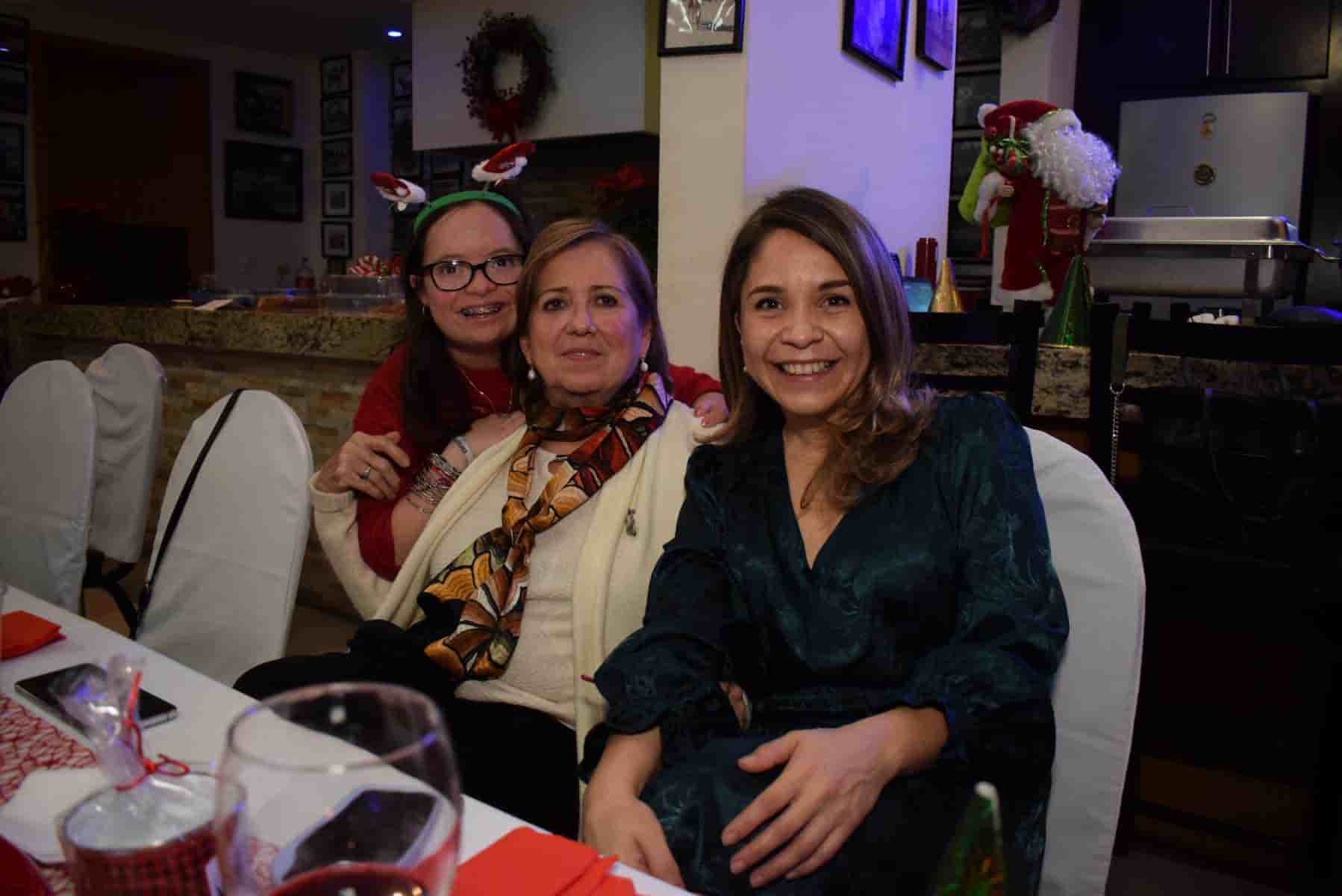 Realizan posada mujeres profesionistas