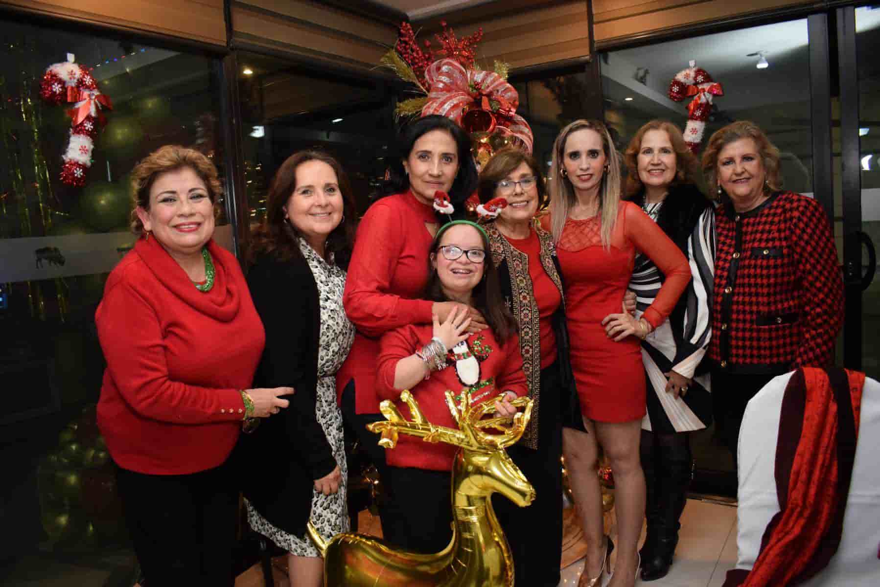 Realizan posada mujeres profesionistas