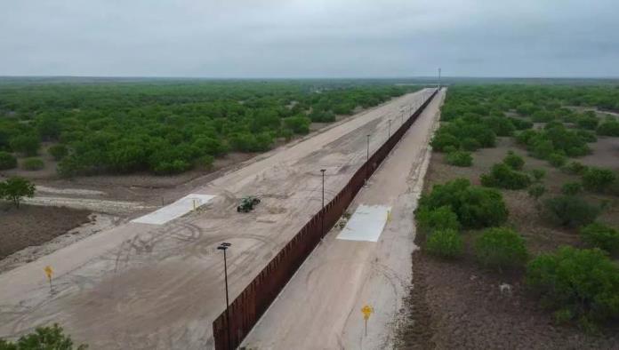 Gobernador de Texas firma las leyes anti inmigrantes más duras del país