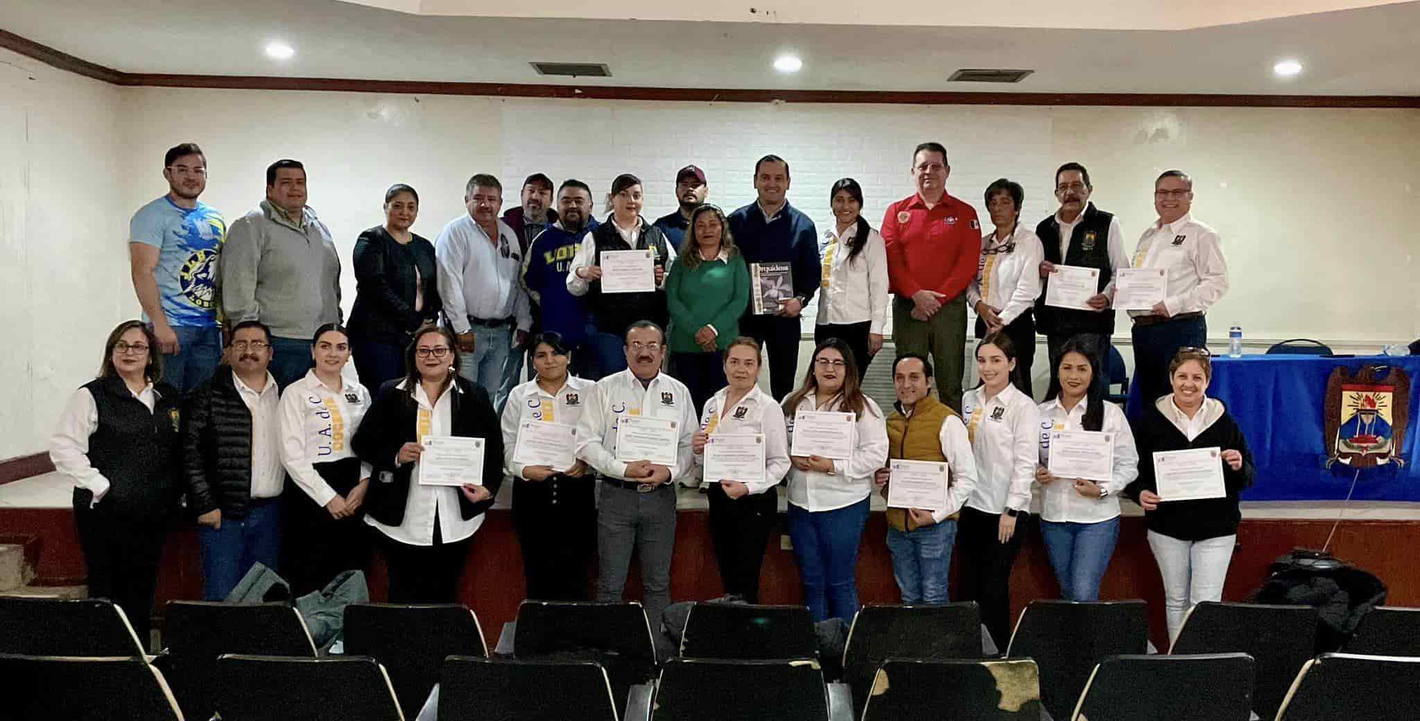 Culminan cursos con PC