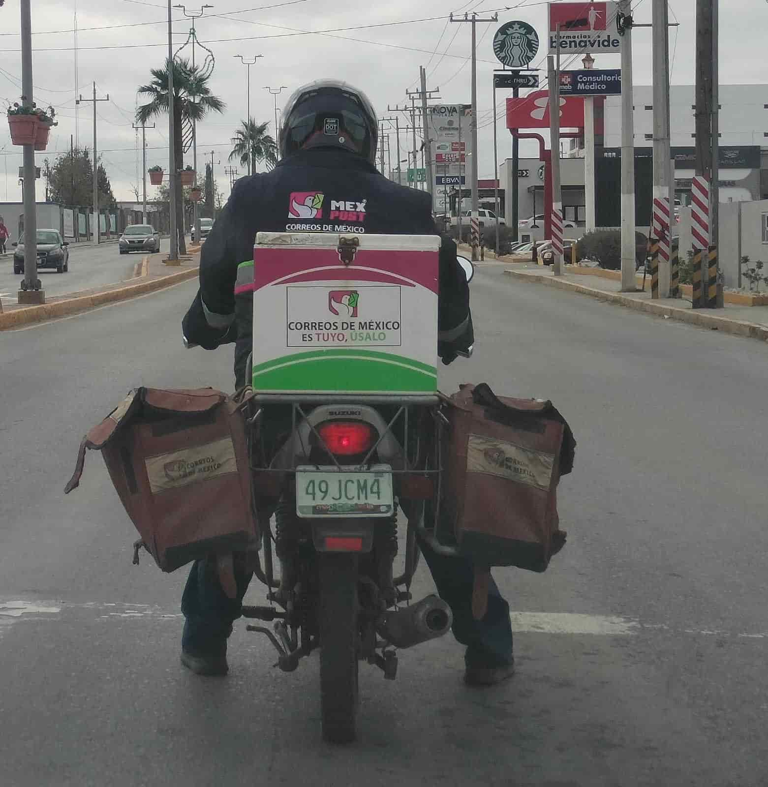 NO HAY QUE OLVIDAR a los carteros tradicionales