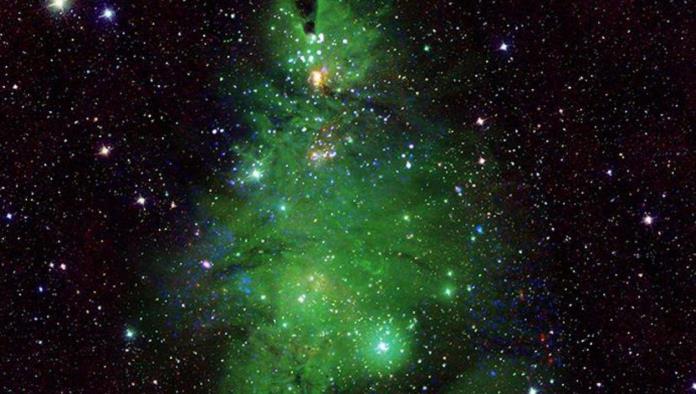 Navidad cósmica; NASA comparte fotografías del Cúmulo del Árbol de Navidad