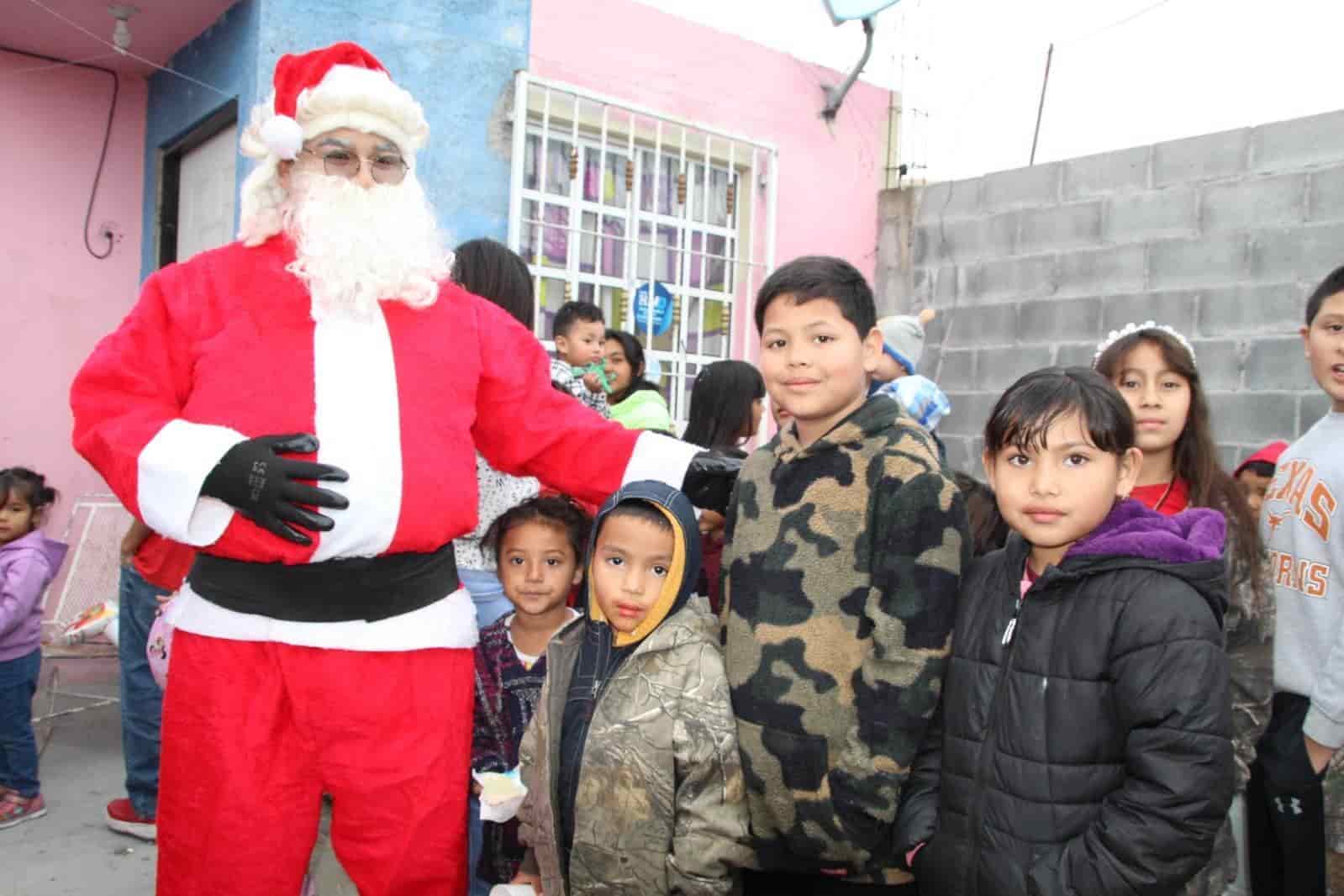 Lleva comerciante alegría a menores