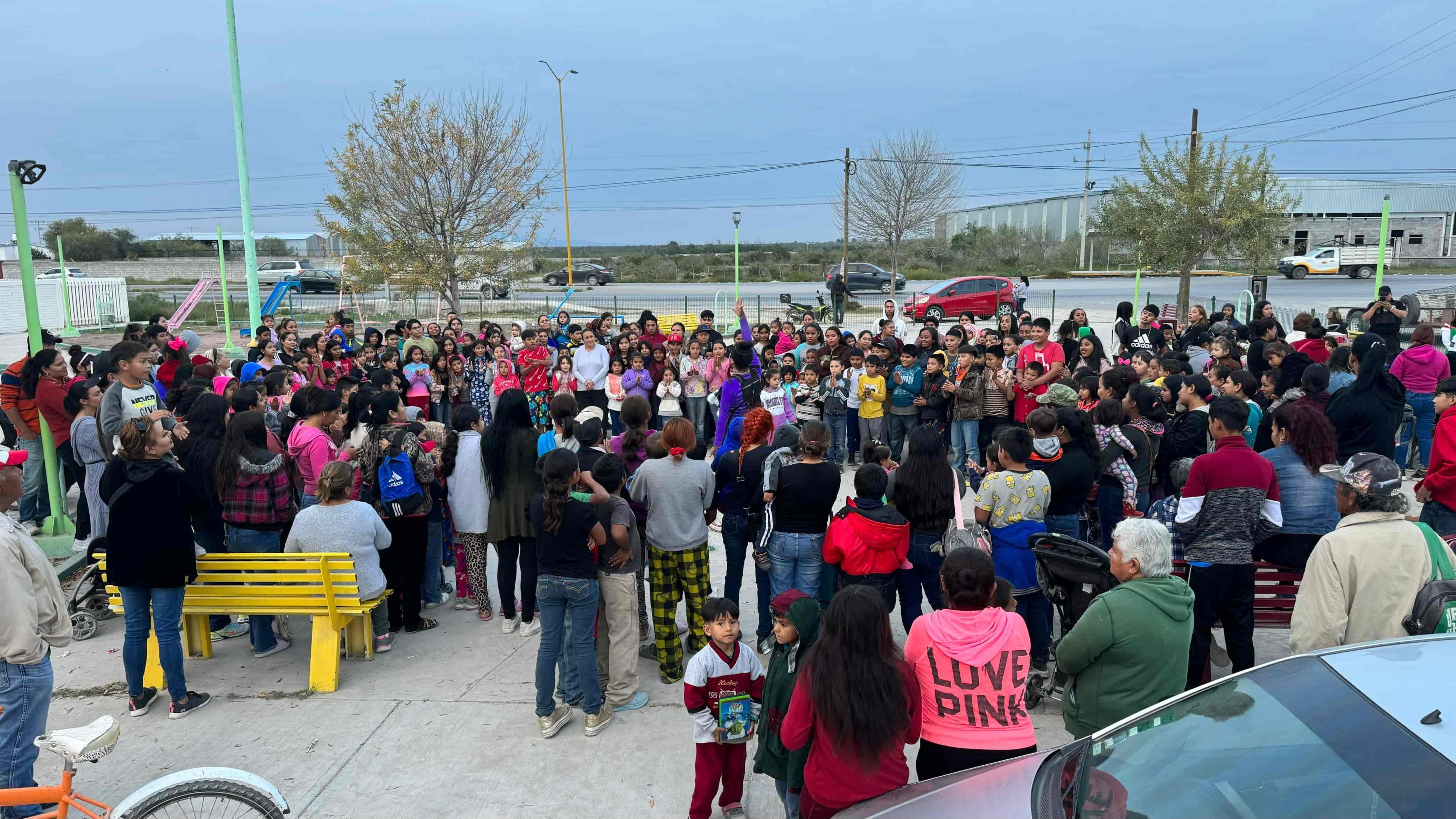 Siguen posadas para niños en Frontera